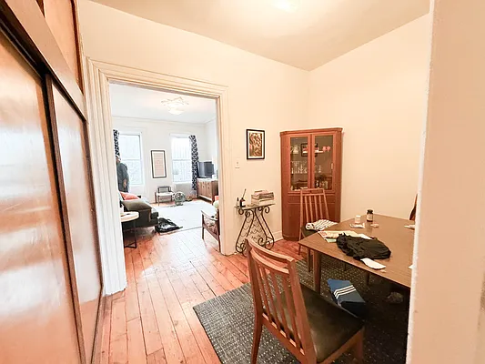 Rented by Ulas Real Estates Inc | media 28