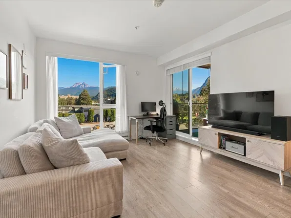 37881 Cleveland Ave #324, Squamish, BC V8B 0Z7