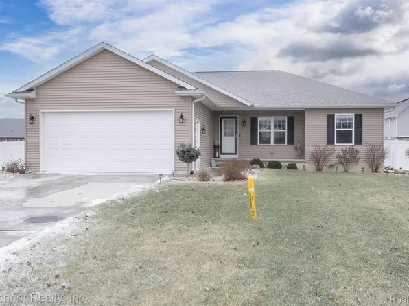 350 Isabelle Ave, Kimball, MI 48074
