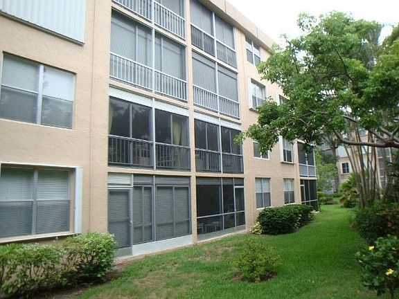 3rd image of 2006 S Federal Hwy APT G202