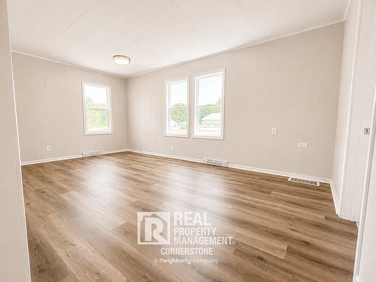8620 Portage Rd — Photo 4