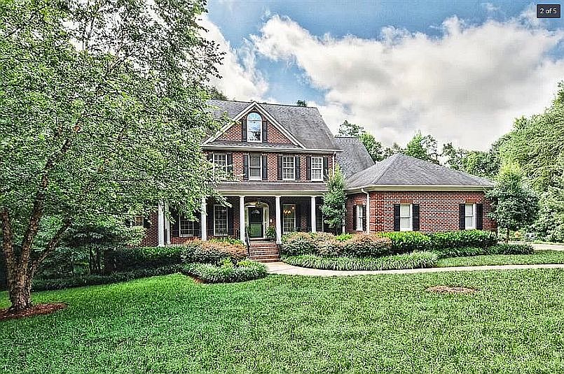2nd image of 15600 Deerhaven Ct