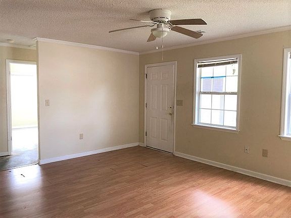 4th image of 806 Dillon Ave NW