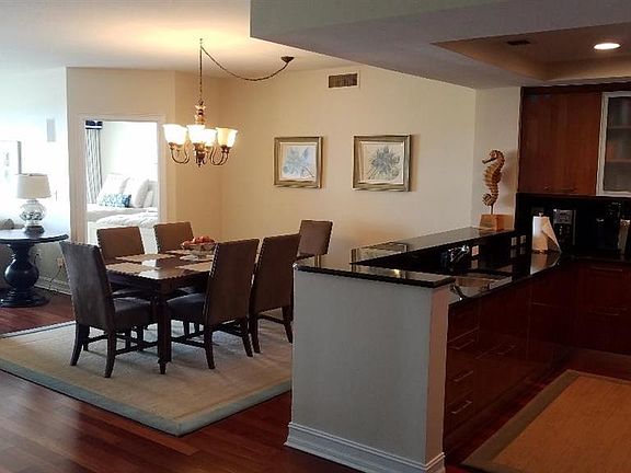 4th image of 1819 SE 17th St APT 1207