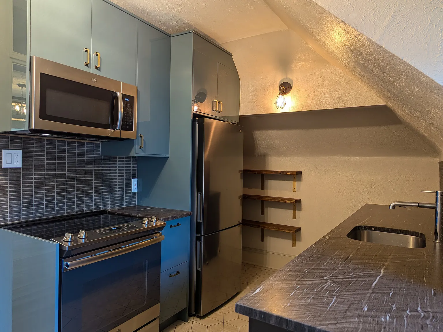 2 bed, 903 sqft, $2,175 — Photo 4