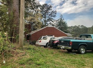 106 Club Dr, Wakefield, VA