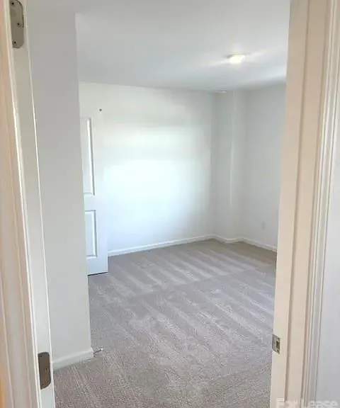 416 Silver Star Blvd — Photo 5