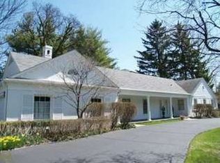 1286 Charrington Rd, Bloomfield Hills, MI 48301