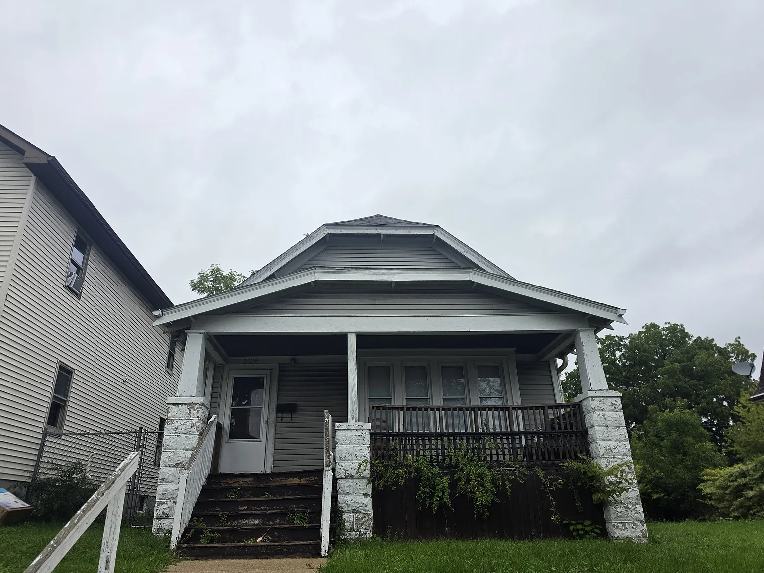 3 bed, 1206 sqft, $1,300 — Photo 1