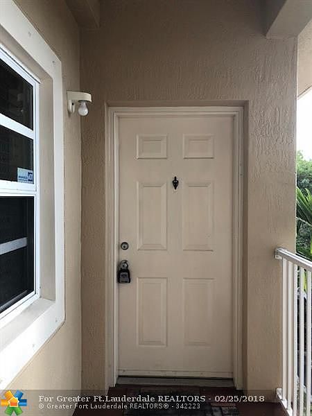 2nd image of 2941 Riverside Dr APT 301