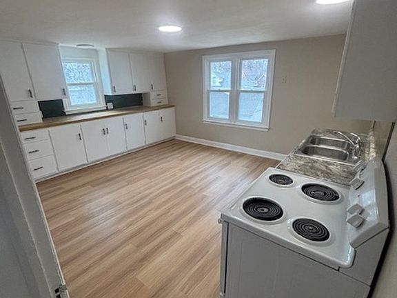 4th image of 1411 N Appleton St #1/2