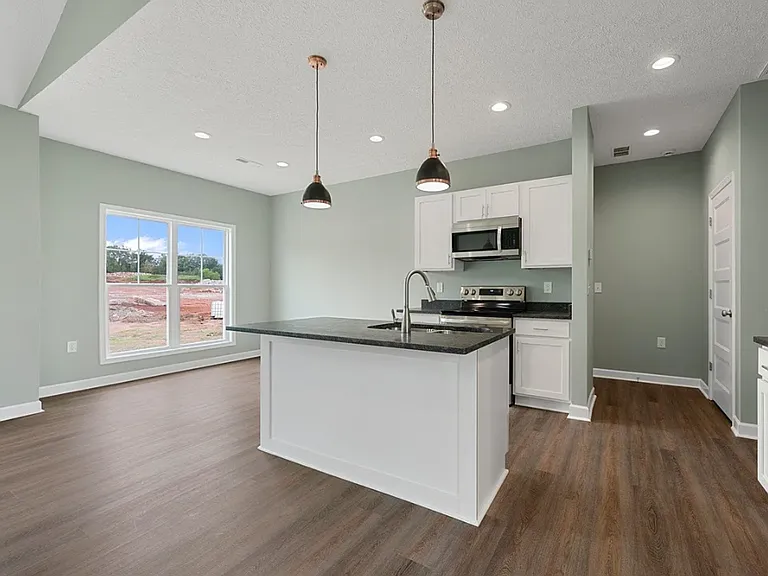2583 Cedrus Ave — Photo 11