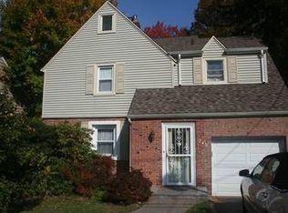 245 Schley Pl, Teaneck, NJ 07666
