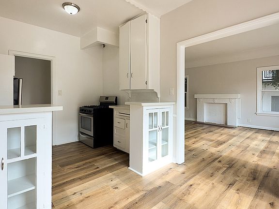 5th image of 201 S Alexandria Ave APT 204