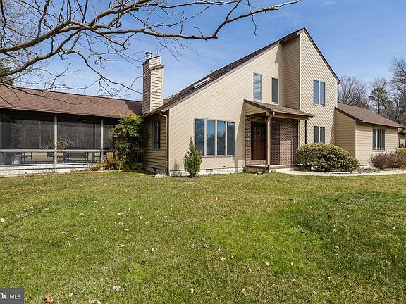 2nd image of 17 Prospect Bay Dr W