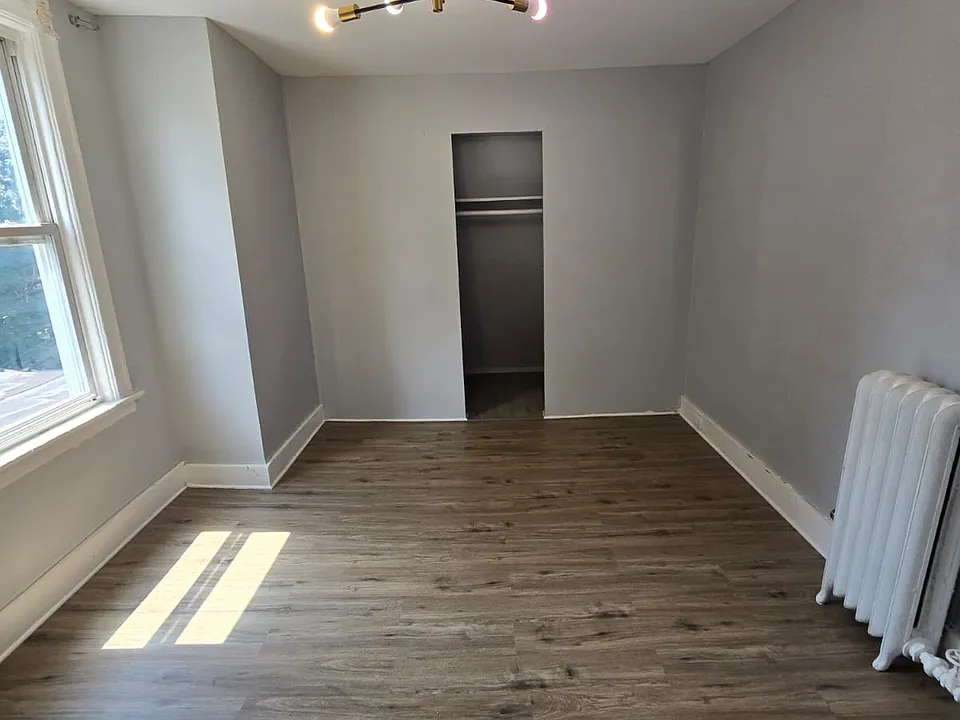 117 4th Ave #3