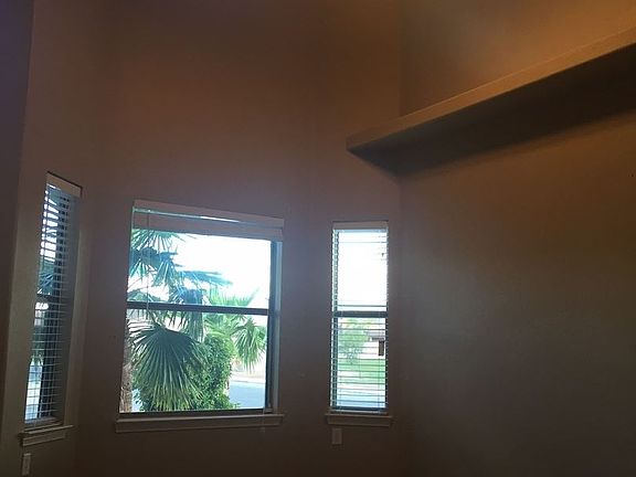 5th image of 3261 Garden Pt