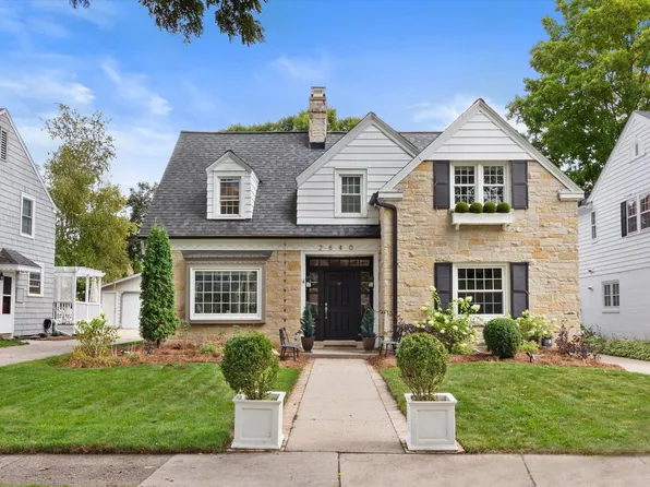 2640 North 89th STREET, Wauwatosa, WI 53226
