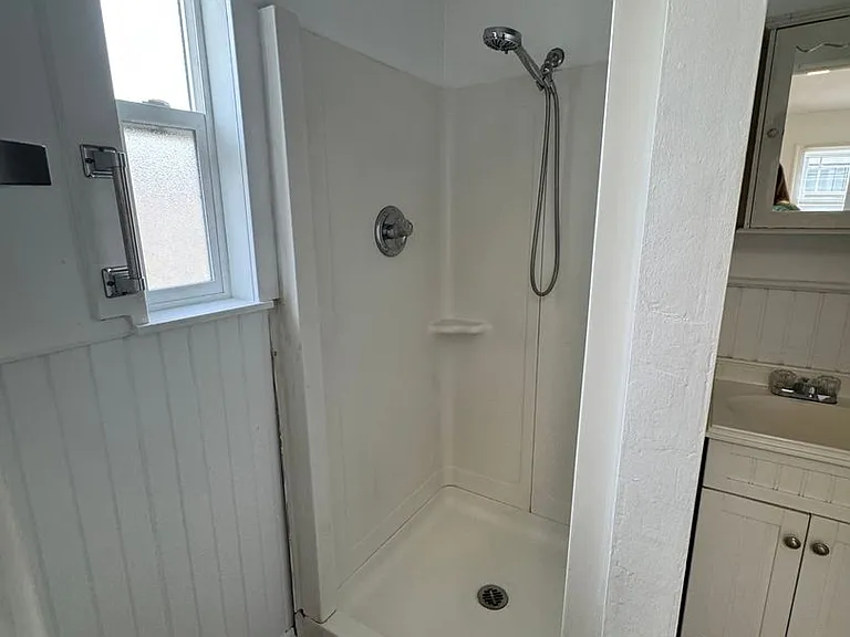 238 B St SW #A — Photo 10