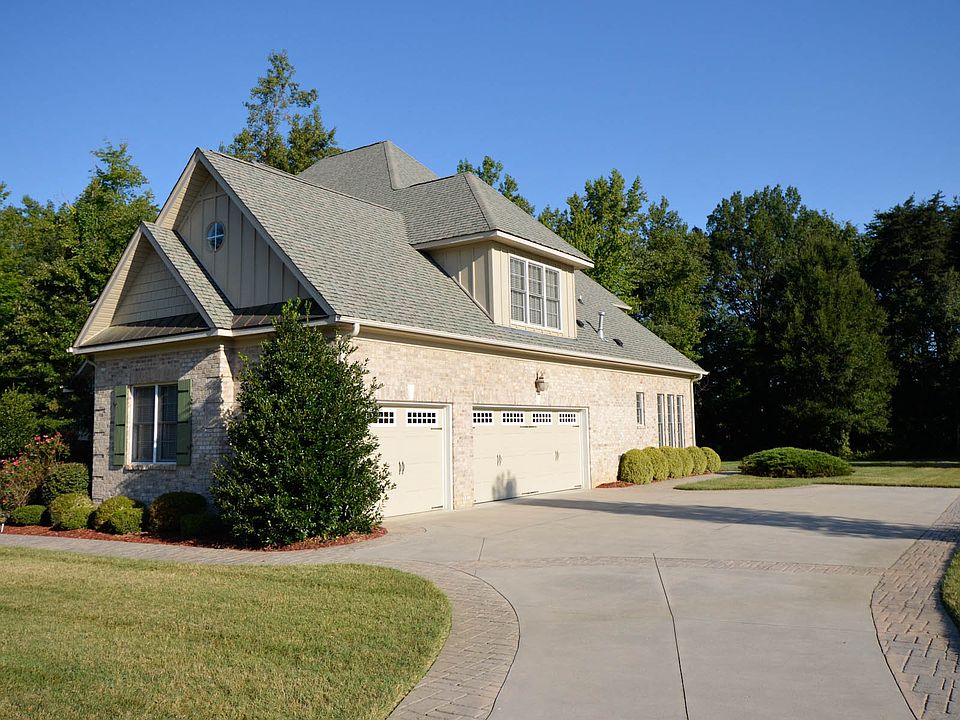 2nd image of 7616 Trebbiano Dr