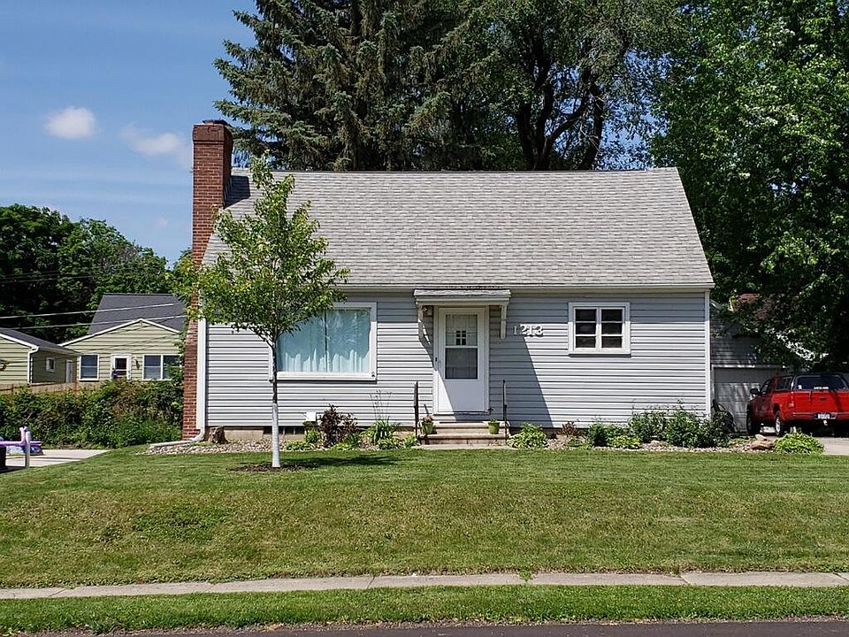 1st image of 1213 10th Ave NW #1