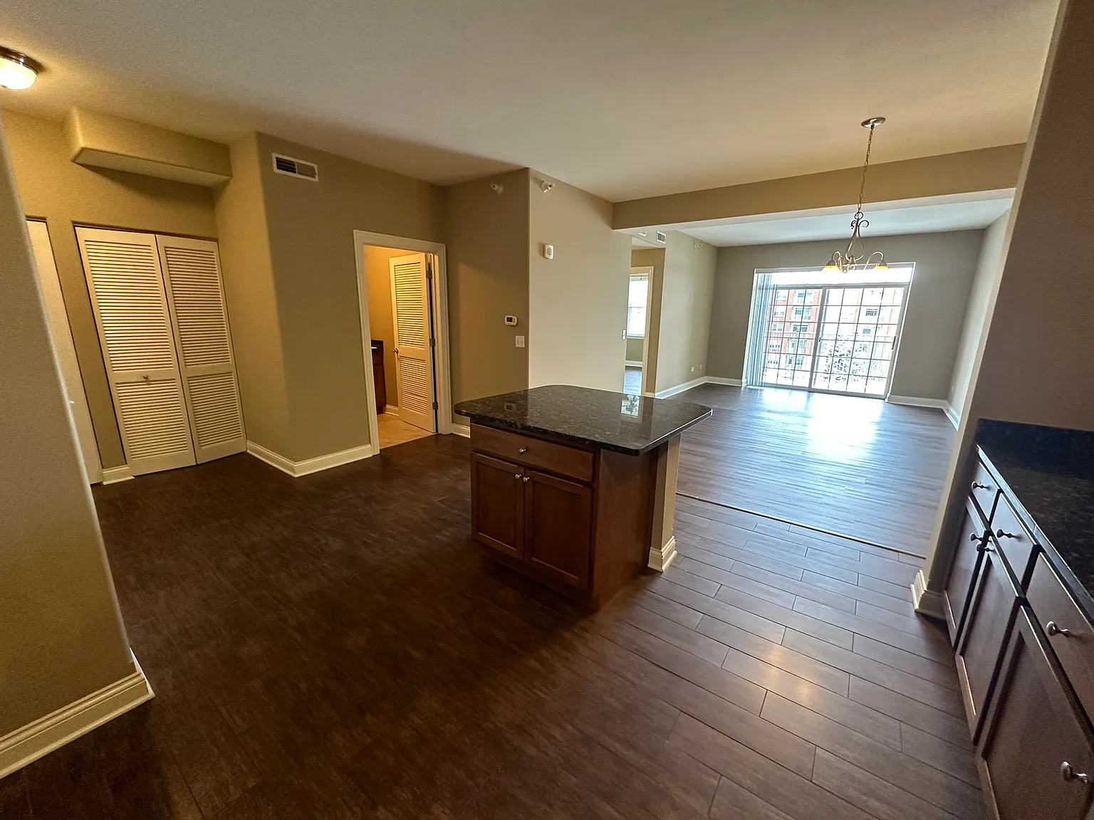 2 bed, 1500 sqft, $2,500 — Photo 2