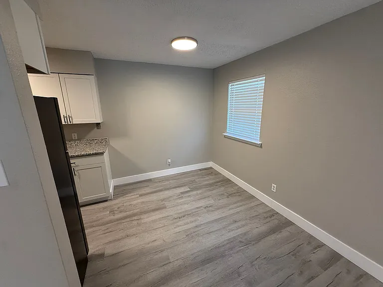 703 S 8th Ave — Photo 5