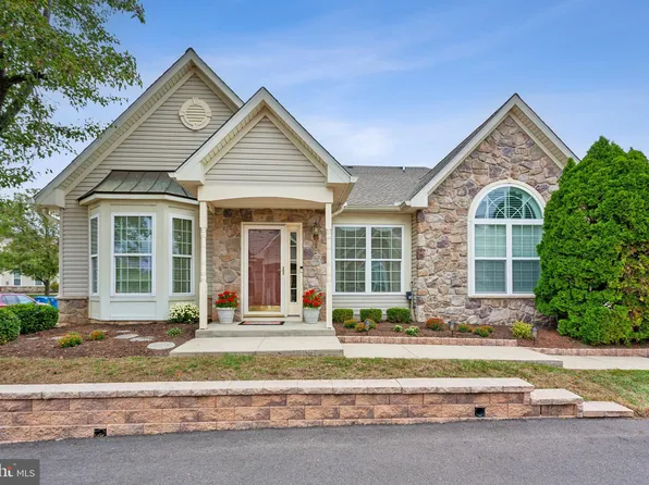 268 Shady Brook Dr #257, Langhorne, PA 19047