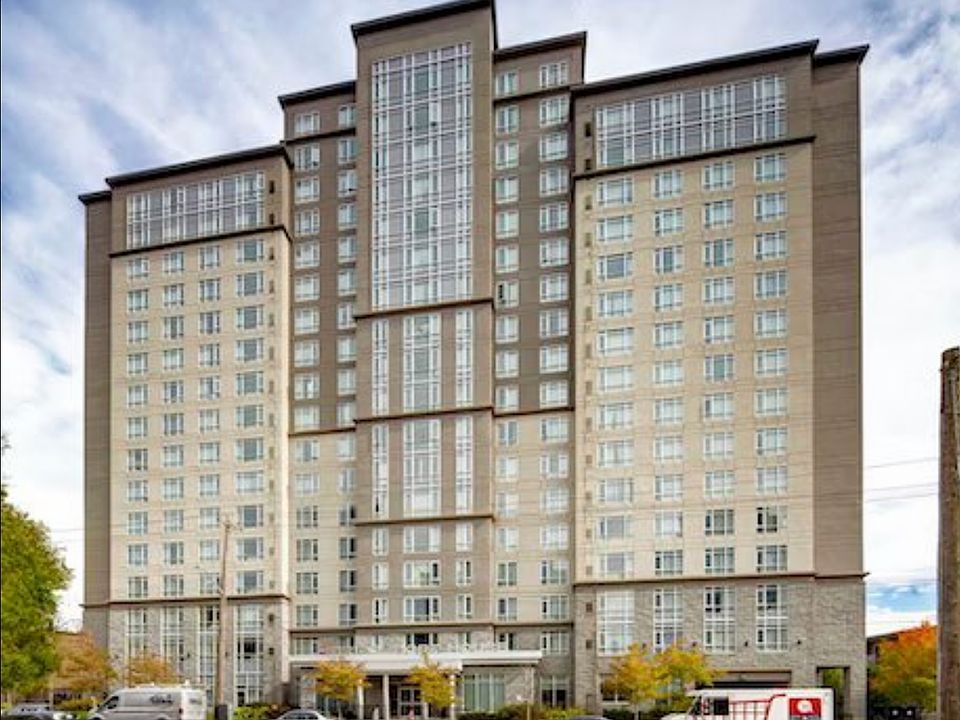 2nd image of 328 Regina St N #328
