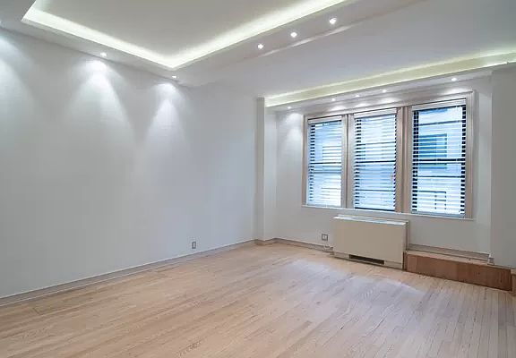 5th image of 145 W 58th St #4C