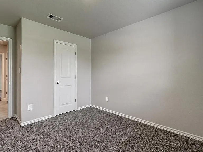1269 Carnaby St — Photo 40