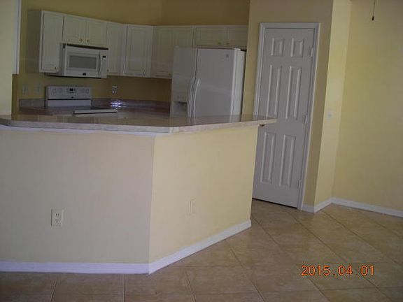 4th image of 1028 SE Bywood Ave