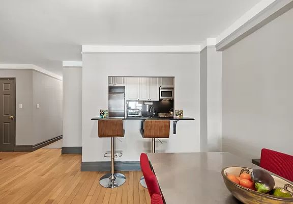 4th image of 340 E 74th St #7C