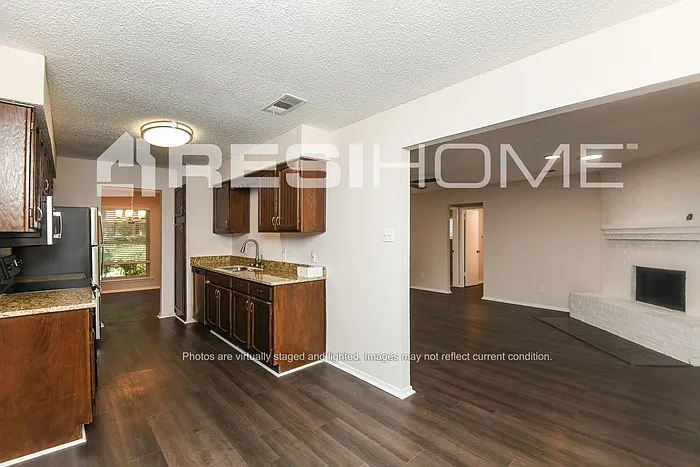 820 Timberoaks Dr — Photo 4