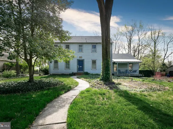 208 Laurence Dr, Moorestown, NJ 08057