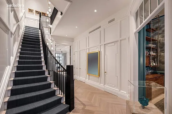 Sold by Sotheby's International Realty | media 5