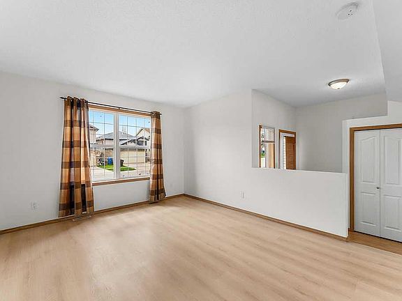 4th image of 108 S Everstone Rise SW