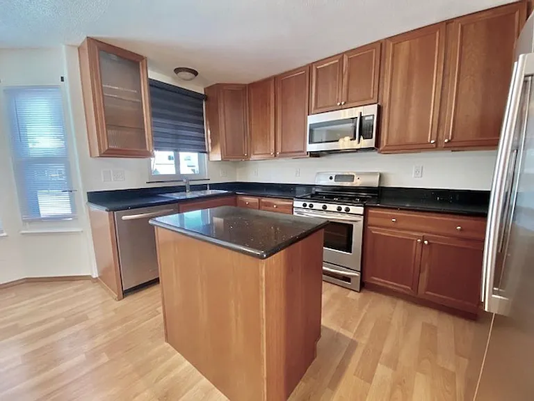 8065 Vectra Dr — Photo 11