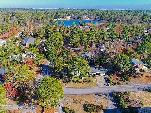 5th image of 100 Park Shore Dr W