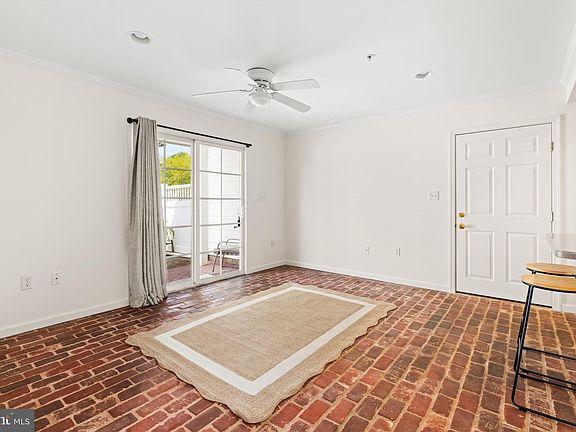 4th image of 211 Williams St APT 3
