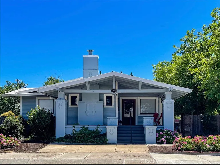 1121 Marin St — Photo 1