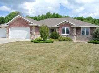 3355 Star Creek Ln, Green Bay, WI 54311