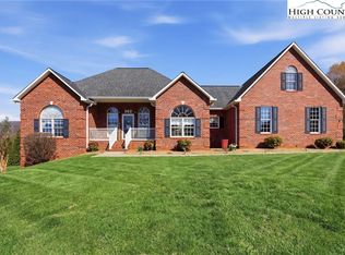 362 Mountain Shadows Drive, Purlear, NC 28665