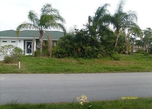 1st image of 1221 SE Bayharbor St