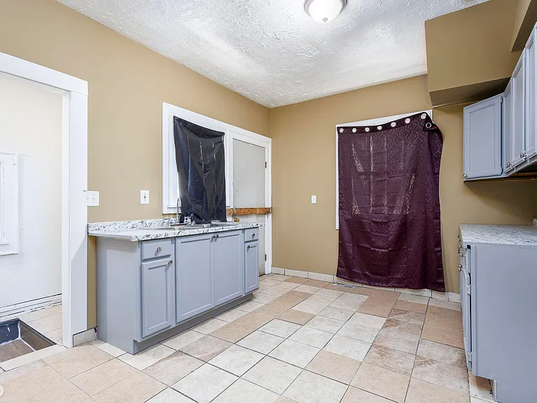 5421 Toledo St — Photo 21