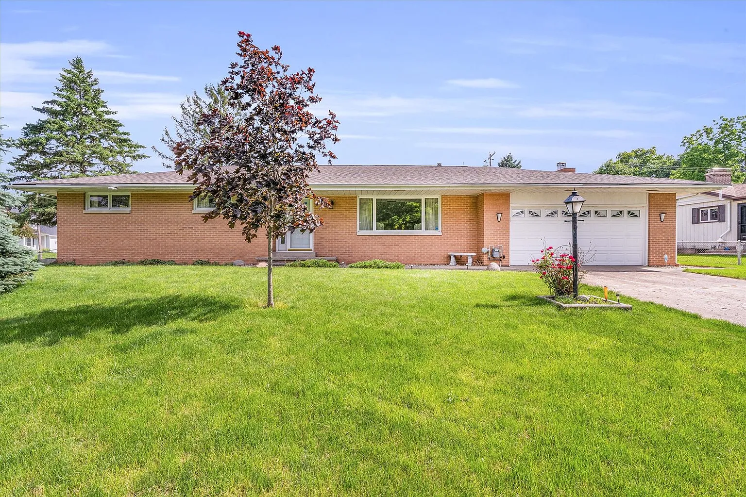 2303 Slayback St photo 1