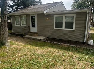 128 Lakeview Dr, Mastic Beach, NY 11951