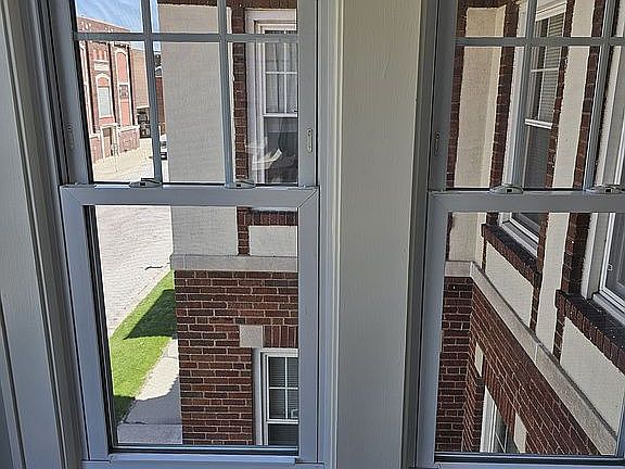 4th image of 225 W William St