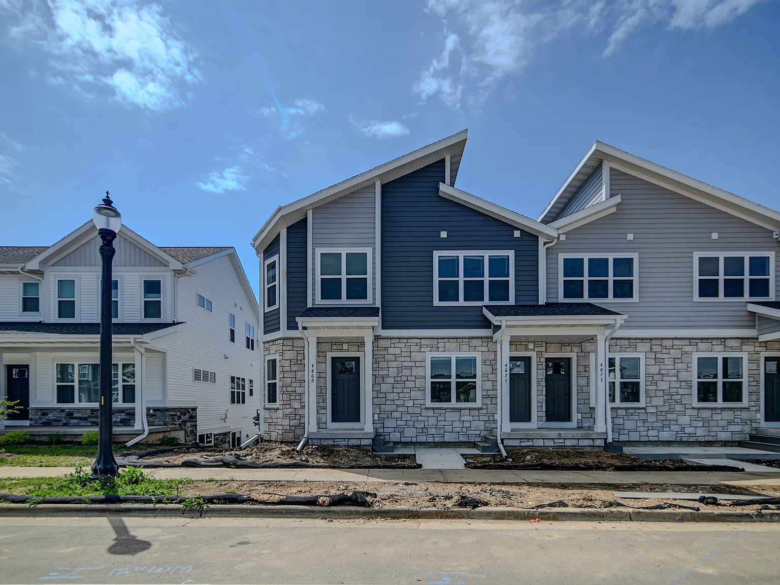 Lacy Townhomes - 4873 — Photo 2