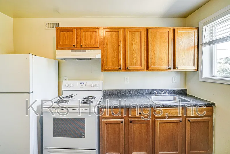 2 bed, 1.0 bath, 690 sqft, $795 — Photo 3